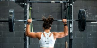 woman doing weight lifting